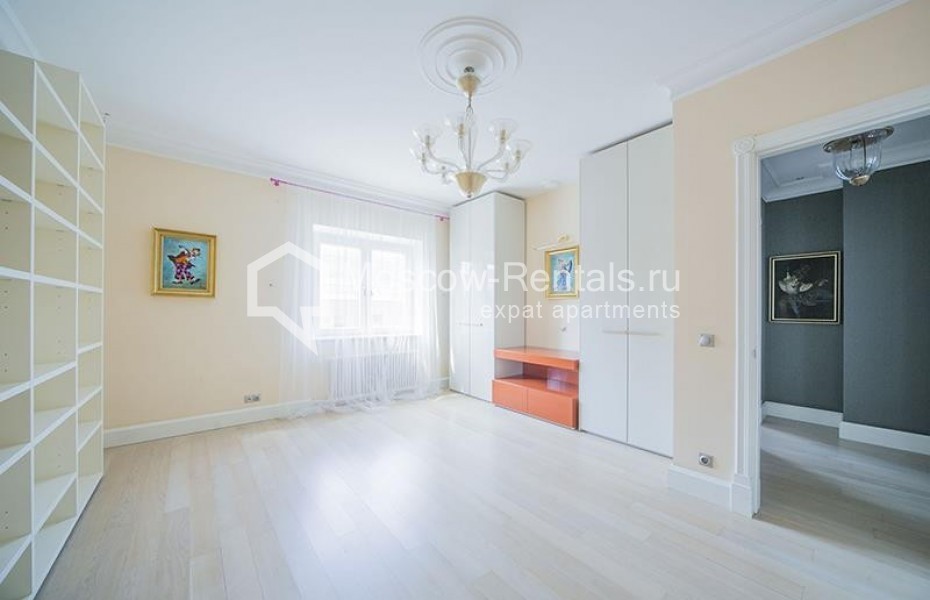 Photo #10 5-room (4 BR) apartment for <a href="http://moscow-rentals.ru/en/articles/long-term-rent" target="_blank">a long-term</a> rent
 in Russia, Moscow, M. Yakimanka str, 3