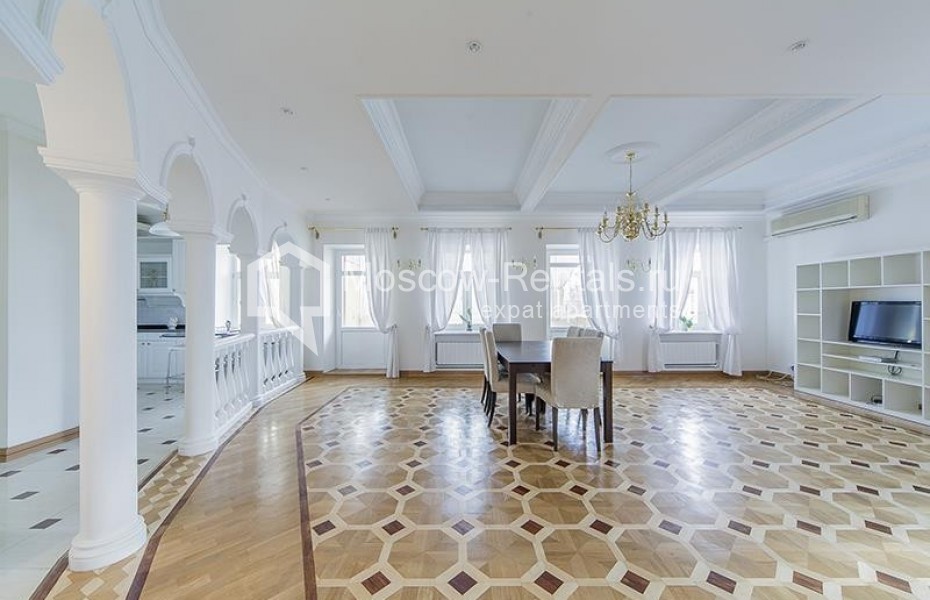 Photo #1 4-room (3 BR) apartment for <a href="http://moscow-rentals.ru/en/articles/long-term-rent" target="_blank">a long-term</a> rent
 in Russia, Moscow, Malaya ordynka str, 13С1А
