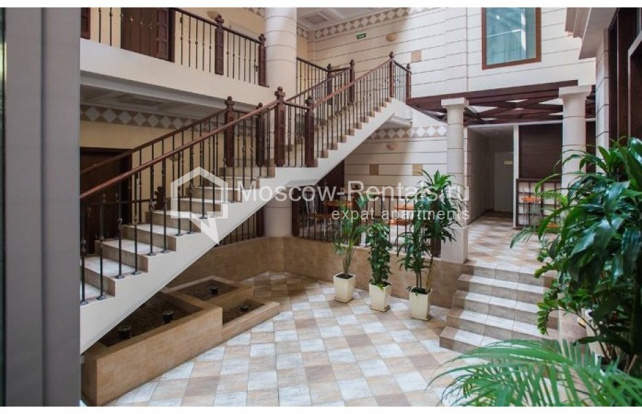 Photo #1 4-room (3 BR) apartment for <a href="http://moscow-rentals.ru/en/articles/long-term-rent" target="_blank">a long-term</a> rent
 in Russia, Moscow, B. Ordynka str, 16