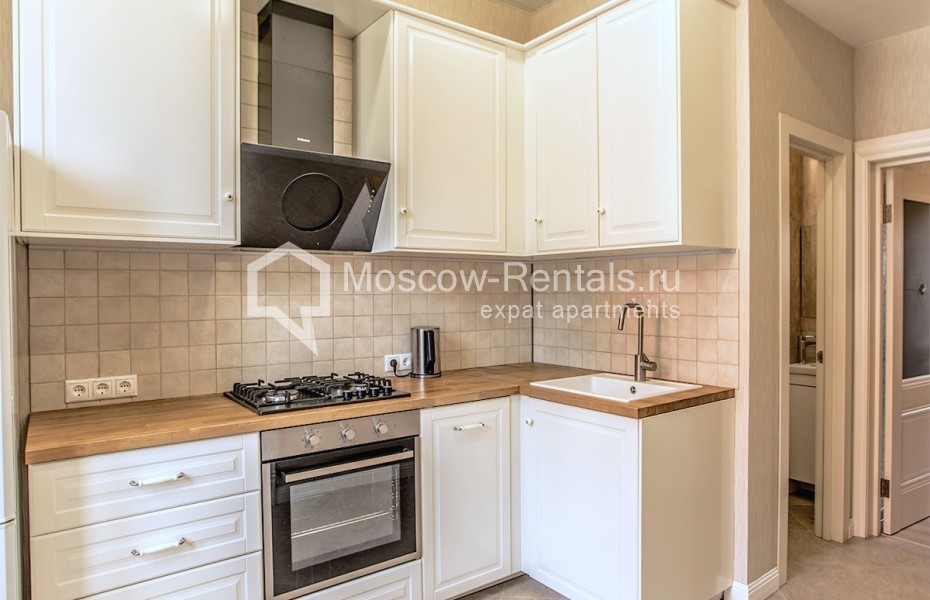 Photo #5 3-room (2 BR) apartment for <a href="http://moscow-rentals.ru/en/articles/long-term-rent" target="_blank">a long-term</a> rent
 in Russia, Moscow, Nikitskyi blv, 9