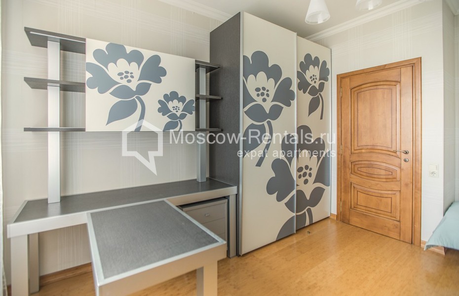 Photo #16 4-room (3 BR) apartment for <a href="http://moscow-rentals.ru/en/articles/long-term-rent" target="_blank">a long-term</a> rent
 in Russia, Moscow, Udaltsova str