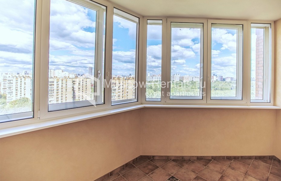 Photo #7 4-room (3 BR) apartment for <a href="http://moscow-rentals.ru/en/articles/long-term-rent" target="_blank">a long-term</a> rent
 in Russia, Moscow, Udaltsova str