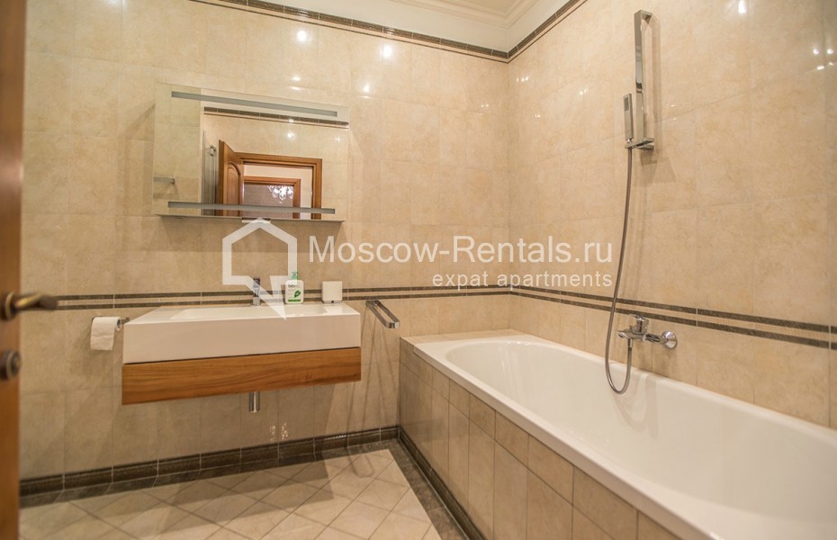 Photo #21 4-room (3 BR) apartment for <a href="http://moscow-rentals.ru/en/articles/long-term-rent" target="_blank">a long-term</a> rent
 in Russia, Moscow, Udaltsova str
