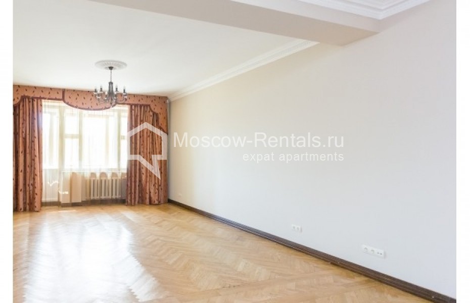 Photo #1 4-room (3 BR) apartment for <a href="http://moscow-rentals.ru/en/articles/long-term-rent" target="_blank">a long-term</a> rent
 in Russia, Moscow, Bolshaya Yakimanka str., 26