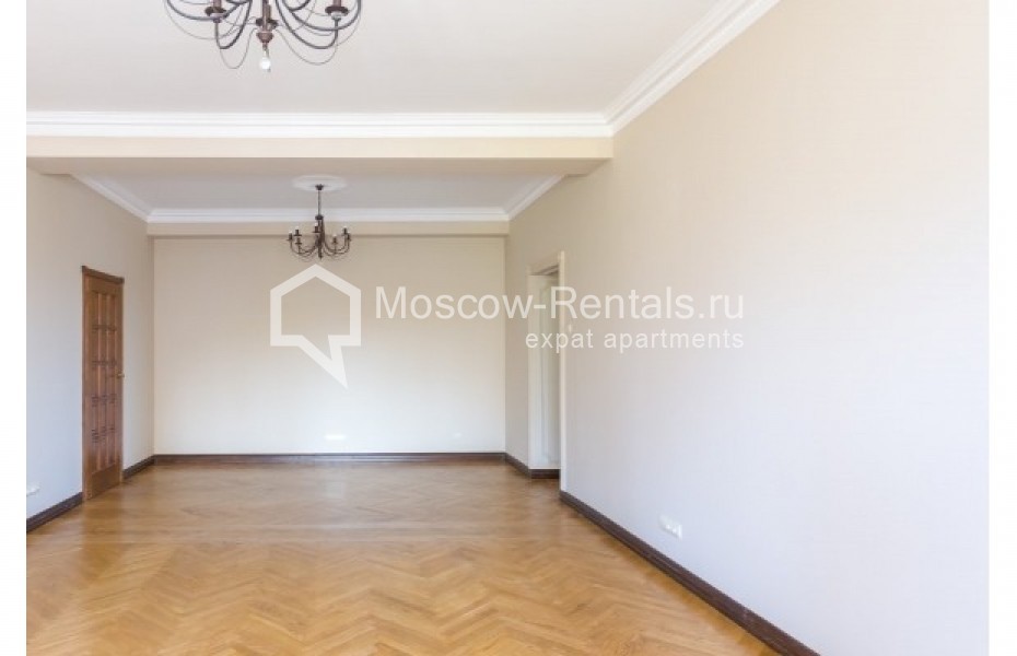 Photo #2 4-room (3 BR) apartment for <a href="http://moscow-rentals.ru/en/articles/long-term-rent" target="_blank">a long-term</a> rent
 in Russia, Moscow, Bolshaya Yakimanka str., 26