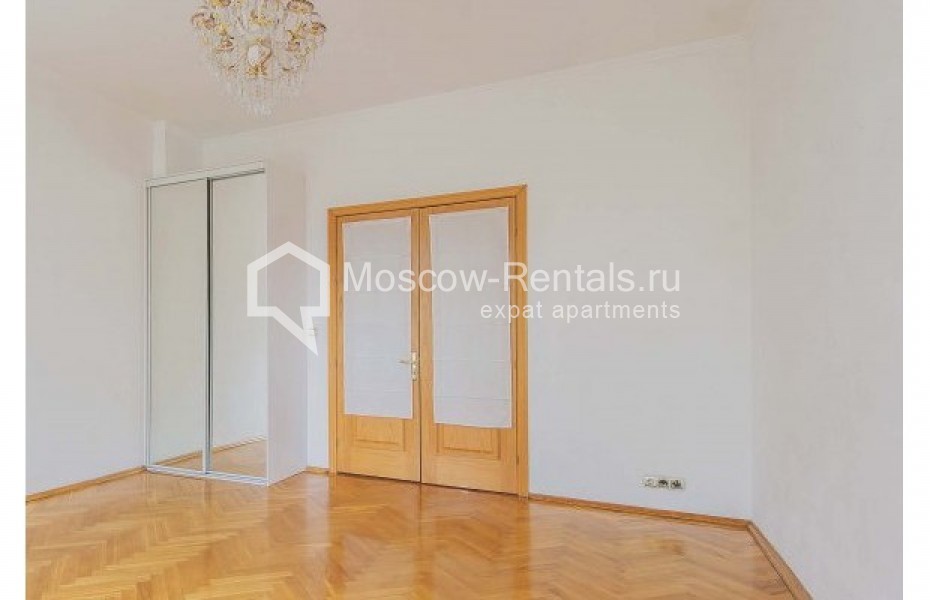Photo #9 5-room (4 BR) apartment for <a href="http://moscow-rentals.ru/en/articles/long-term-rent" target="_blank">a long-term</a> rent
 in Russia, Moscow, Novokuznetskaya str., 33С1
