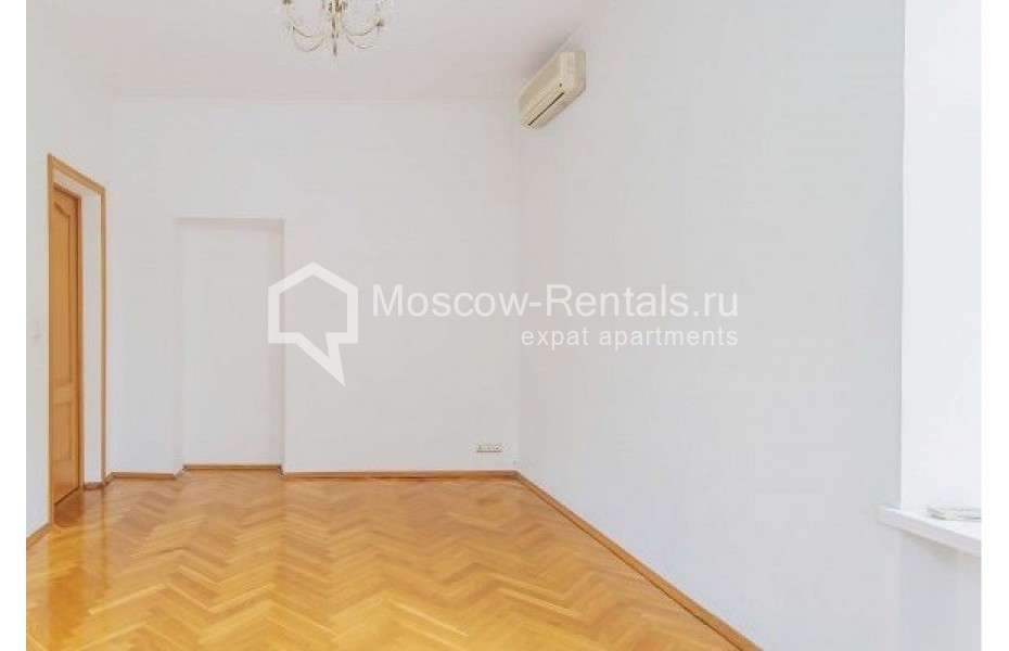 Photo #4 5-room (4 BR) apartment for <a href="http://moscow-rentals.ru/en/articles/long-term-rent" target="_blank">a long-term</a> rent
 in Russia, Moscow, Novokuznetskaya str., 33С1