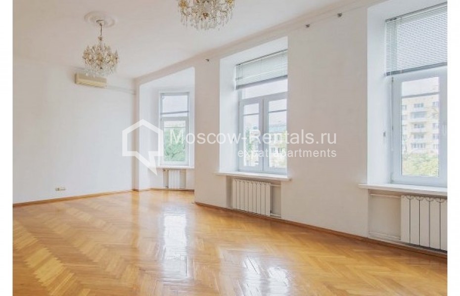 Photo #1 5-room (4 BR) apartment for <a href="http://moscow-rentals.ru/en/articles/long-term-rent" target="_blank">a long-term</a> rent
 in Russia, Moscow, Novokuznetskaya str., 33С1