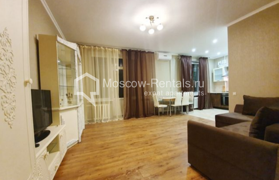 Photo #1 3-room (2 BR) apartment for <a href="http://moscow-rentals.ru/en/articles/long-term-rent" target="_blank">a long-term</a> rent
 in Russia, Moscow, Vernadskogo prosp., 9/10