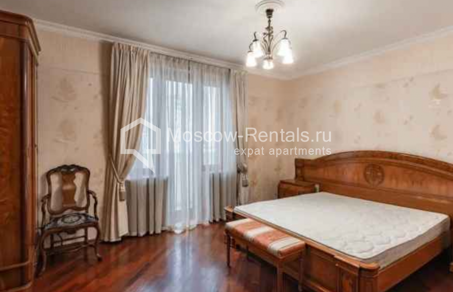 Photo #2 4-room (3 BR) apartment for <a href="http://moscow-rentals.ru/en/articles/long-term-rent" target="_blank">a long-term</a> rent
 in Russia, Moscow, Bolshaya Yakimanka str, 26