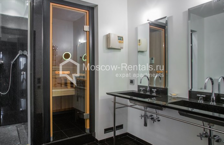 Photo #11 4-room (3 BR) apartment for <a href="http://moscow-rentals.ru/en/articles/long-term-rent" target="_blank">a long-term</a> rent
 in Russia, Moscow, Malaya Ordynka str, 13С1