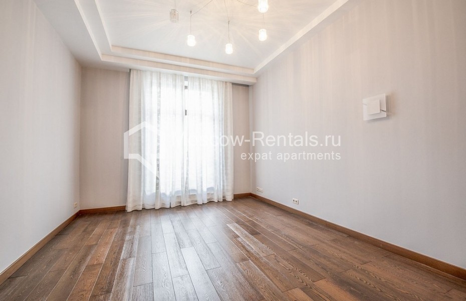 Photo #3 4-room (3 BR) apartment for <a href="http://moscow-rentals.ru/en/articles/long-term-rent" target="_blank">a long-term</a> rent
 in Russia, Moscow, Malaya Polyanka str, 2