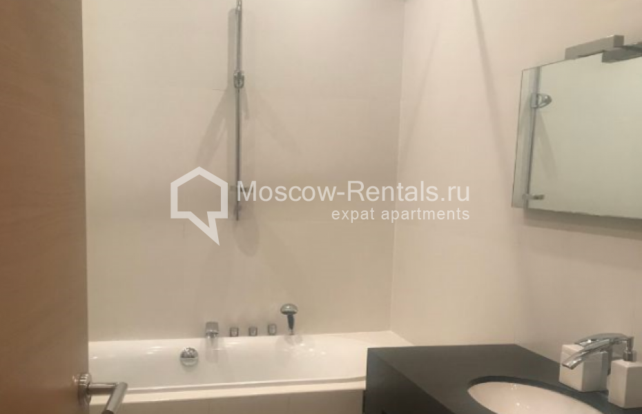 Photo #10 4-room (3 BR) apartment for <a href="http://moscow-rentals.ru/en/articles/long-term-rent" target="_blank">a long-term</a> rent
 in Russia, Moscow, B. Yakimanka str, 26