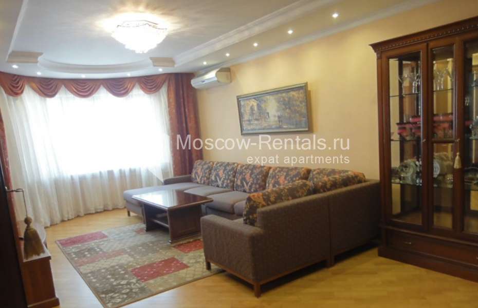 Photo #1 3-room (2 BR) apartment for <a href="http://moscow-rentals.ru/en/articles/long-term-rent" target="_blank">a long-term</a> rent
 in Russia, Moscow, Nametkina street, 11К1