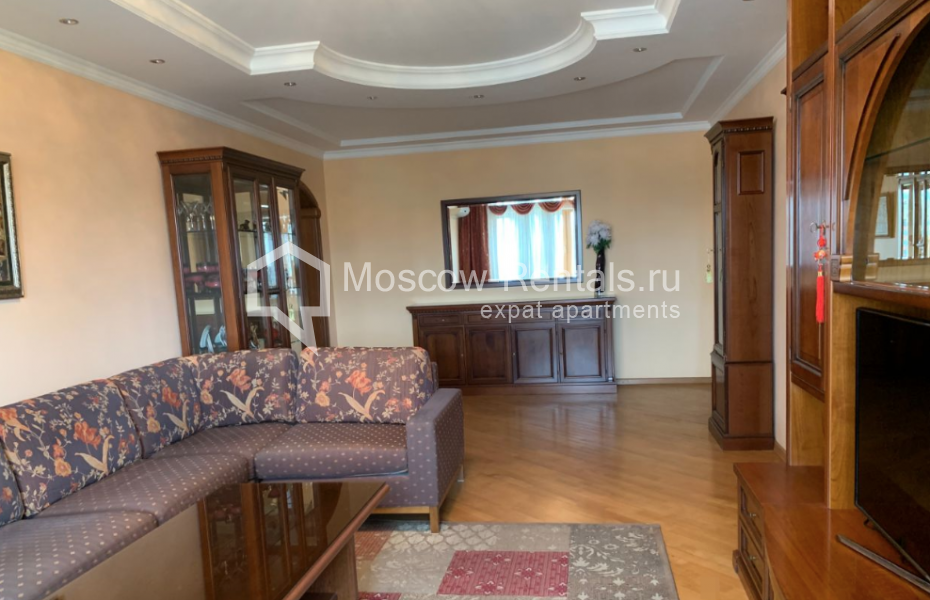 Photo #2 3-room (2 BR) apartment for <a href="http://moscow-rentals.ru/en/articles/long-term-rent" target="_blank">a long-term</a> rent
 in Russia, Moscow, Nametkina street, 11К1