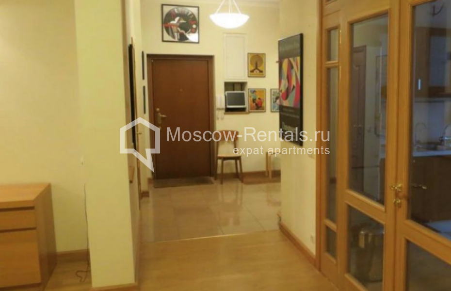 Photo #3 4-room (3 BR) apartment for <a href="http://moscow-rentals.ru/en/articles/long-term-rent" target="_blank">a long-term</a> rent
 in Russia, Moscow, Staryi Tolmachevskyi lane, 3