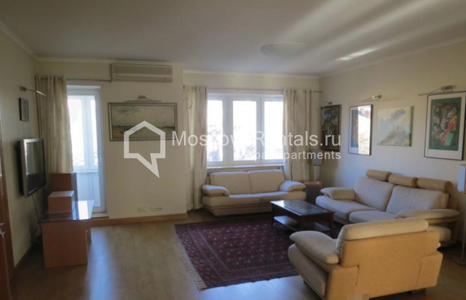 Photo #1 4-room (3 BR) apartment for <a href="http://moscow-rentals.ru/en/articles/long-term-rent" target="_blank">a long-term</a> rent
 in Russia, Moscow, Staryi Tolmachevskyi lane, 3
