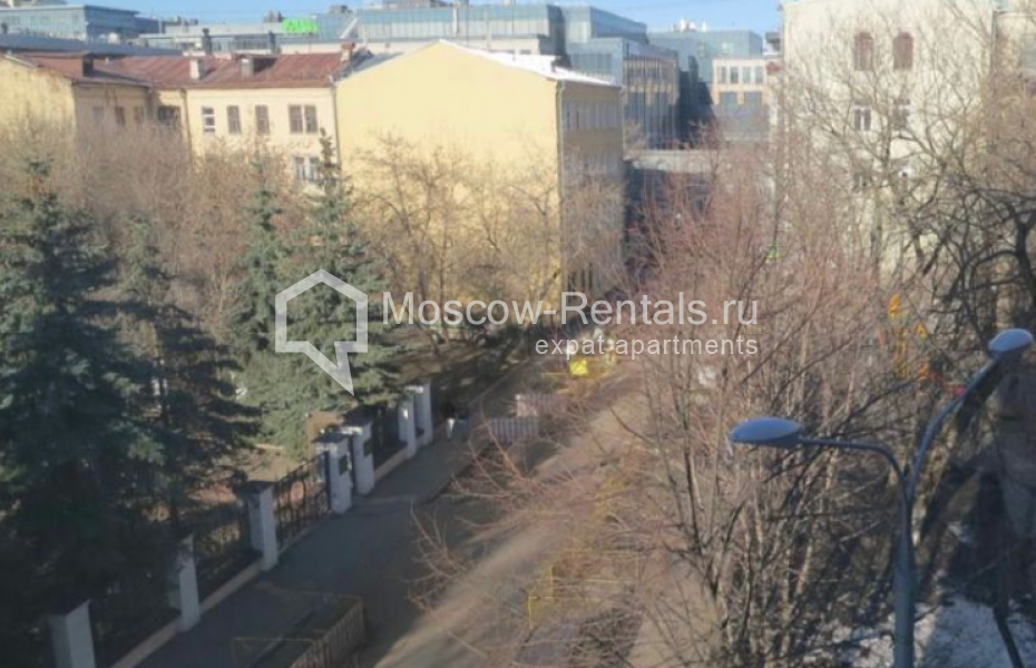Photo #12 4-room (3 BR) apartment for <a href="http://moscow-rentals.ru/en/articles/long-term-rent" target="_blank">a long-term</a> rent
 in Russia, Moscow, Staryi Tolmachevskyi lane, 3