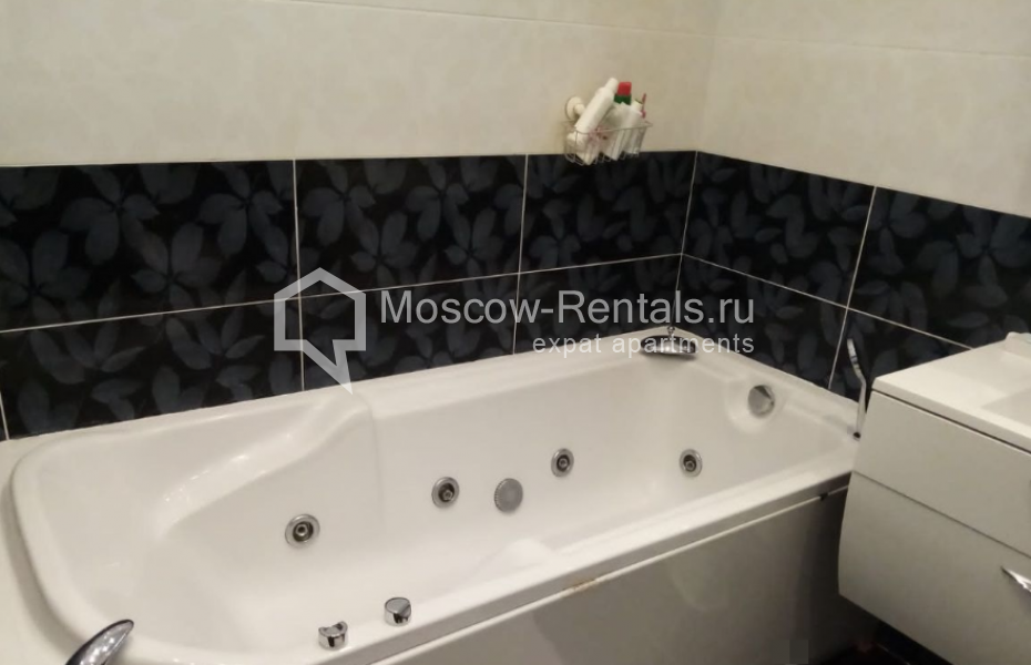 Photo #18 3-room (2 BR) apartment for <a href="http://moscow-rentals.ru/en/articles/long-term-rent" target="_blank">a long-term</a> rent
 in Russia, Moscow, Michurinskyi prosp, 34