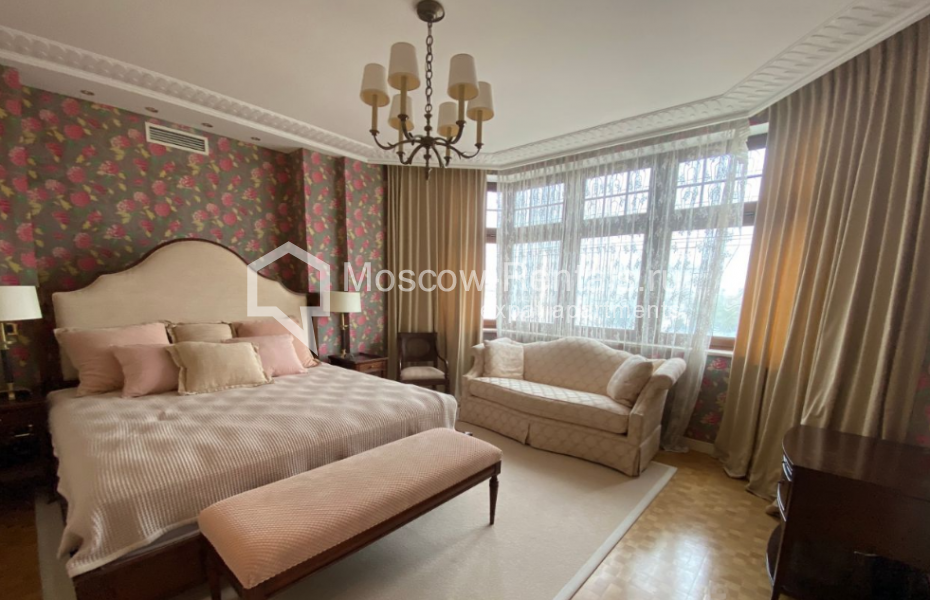 Photo #8 4-room (3 BR) apartment for <a href="http://moscow-rentals.ru/en/articles/long-term-rent" target="_blank">a long-term</a> rent
 in Russia, Moscow, Staromonetnsyi lane, 18