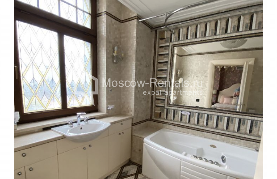 Photo #11 4-room (3 BR) apartment for <a href="http://moscow-rentals.ru/en/articles/long-term-rent" target="_blank">a long-term</a> rent
 in Russia, Moscow, Staromonetnsyi lane, 18