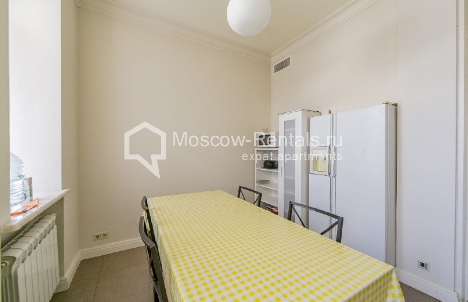 Photo #8 4-room (3 BR) apartment for <a href="http://moscow-rentals.ru/en/articles/long-term-rent" target="_blank">a long-term</a> rent
 in Russia, Moscow, Lavrushinskyi lane, 17