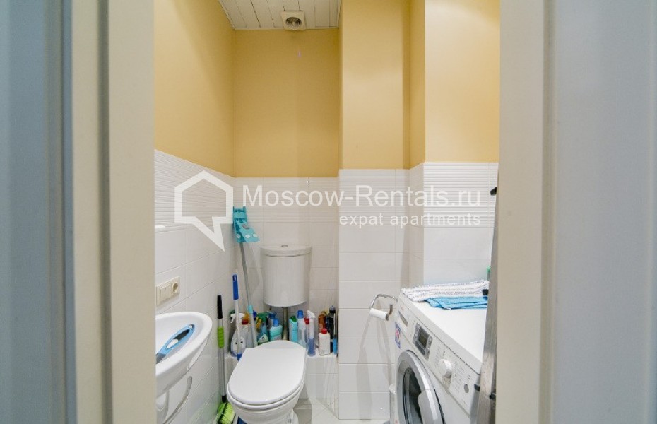 Photo #19 4-room (3 BR) apartment for <a href="http://moscow-rentals.ru/en/articles/long-term-rent" target="_blank">a long-term</a> rent
 in Russia, Moscow, Lavrushinskyi lane, 17