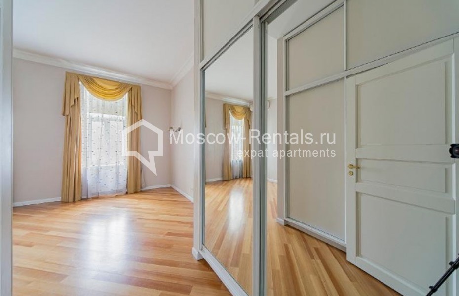 Photo #8 5-room (4 BR) apartment for <a href="http://moscow-rentals.ru/en/articles/long-term-rent" target="_blank">a long-term</a> rent
 in Russia, Moscow, B. Ordyanka str, 67
