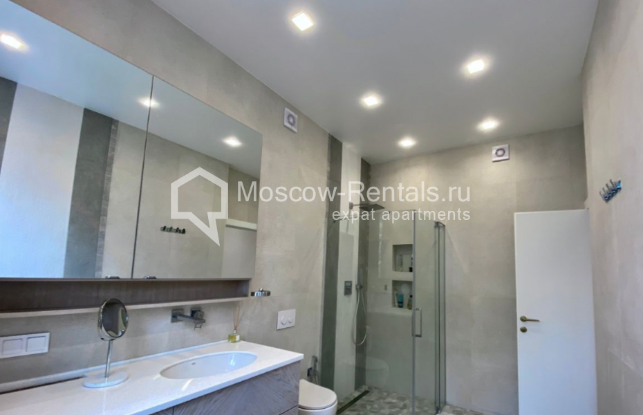 Photo #10 4-room (3 BR) apartment for <a href="http://moscow-rentals.ru/en/articles/long-term-rent" target="_blank">a long-term</a> rent
 in Russia, Moscow, Sadovnichevskaya str, 58С1