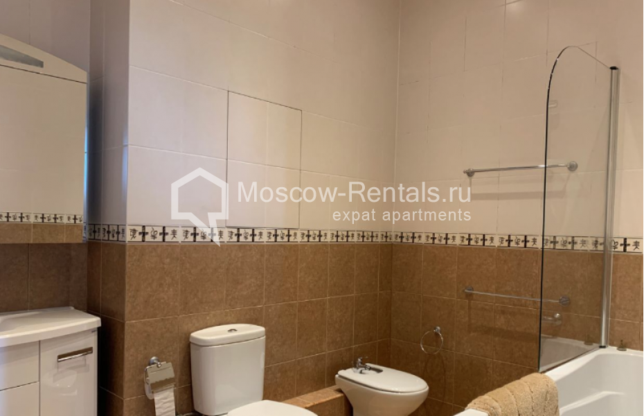 Photo #7 2-room (1 BR) apartment for <a href="http://moscow-rentals.ru/en/articles/long-term-rent" target="_blank">a long-term</a> rent
 in Russia, Moscow, Lomonosovskyi prosp, 41К1
