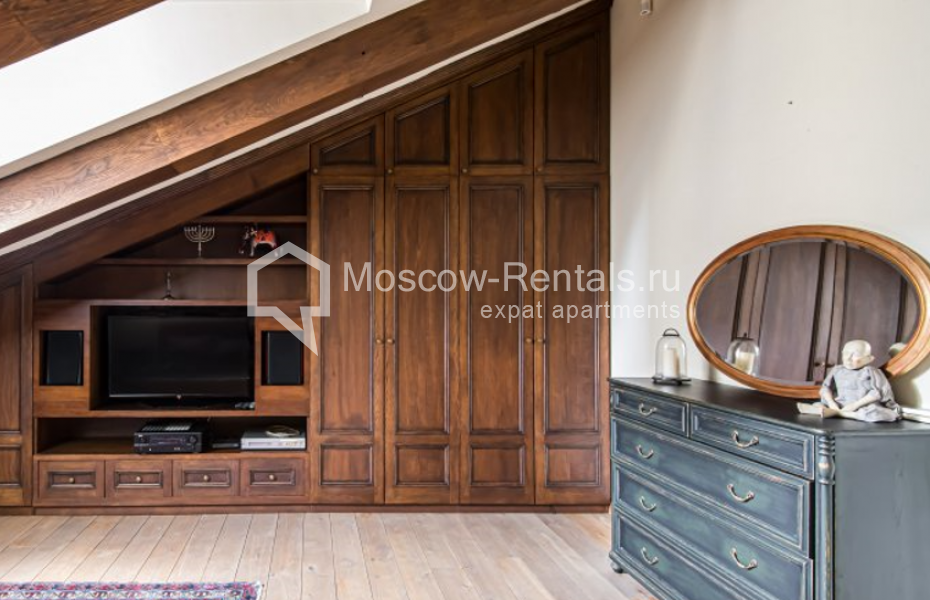 Photo #11 4-room (3 BR) apartment for <a href="http://moscow-rentals.ru/en/articles/long-term-rent" target="_blank">a long-term</a> rent
 in Russia, Moscow, 3rd Monetchikovskyi lane, 10/1