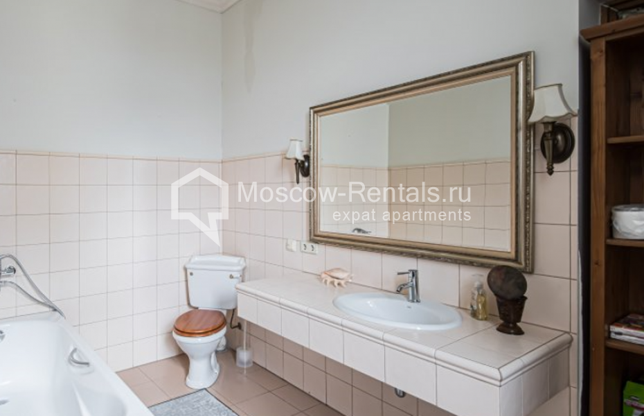 Photo #15 4-room (3 BR) apartment for <a href="http://moscow-rentals.ru/en/articles/long-term-rent" target="_blank">a long-term</a> rent
 in Russia, Moscow, 3rd Monetchikovskyi lane, 10/1