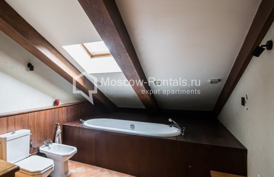 Photo #14 4-room (3 BR) apartment for <a href="http://moscow-rentals.ru/en/articles/long-term-rent" target="_blank">a long-term</a> rent
 in Russia, Moscow, 3rd Monetchikovskyi lane, 10/1