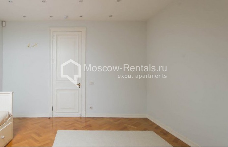 Photo #11 5-room (4 BR) apartment for <a href="http://moscow-rentals.ru/en/articles/long-term-rent" target="_blank">a long-term</a> rent
 in Russia, Moscow, M. Polyanka str, 5