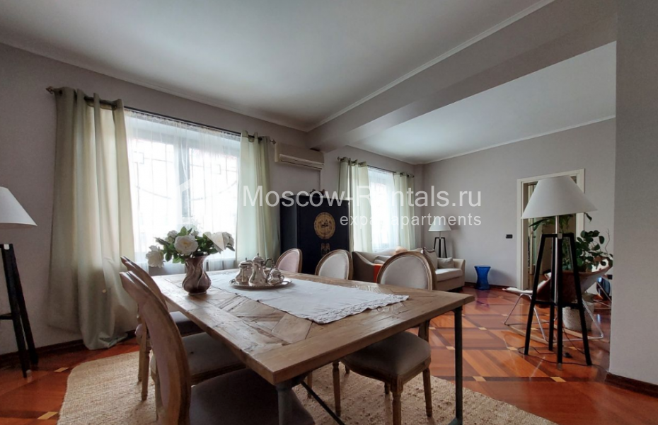Photo #1 5-room (4 BR) apartment for <a href="http://moscow-rentals.ru/en/articles/long-term-rent" target="_blank">a long-term</a> rent
 in Russia, Moscow, B. Polaynka str, 4/10