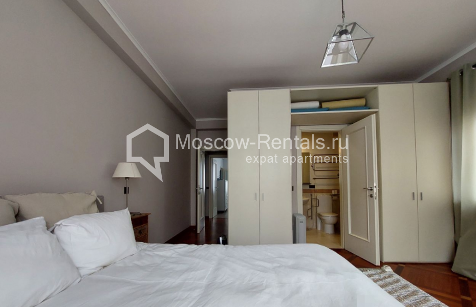 Photo #9 5-room (4 BR) apartment for <a href="http://moscow-rentals.ru/en/articles/long-term-rent" target="_blank">a long-term</a> rent
 in Russia, Moscow, B. Polaynka str, 4/10