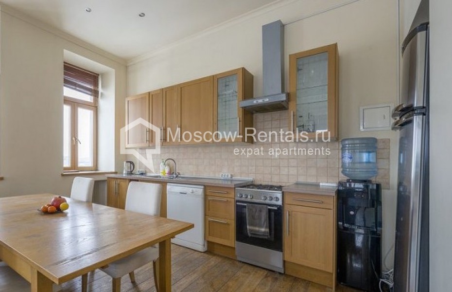 Photo #6 4-room (3 BR) apartment for <a href="http://moscow-rentals.ru/en/articles/long-term-rent" target="_blank">a long-term</a> rent
 in Russia, Moscow, M. Ordynka str, 36