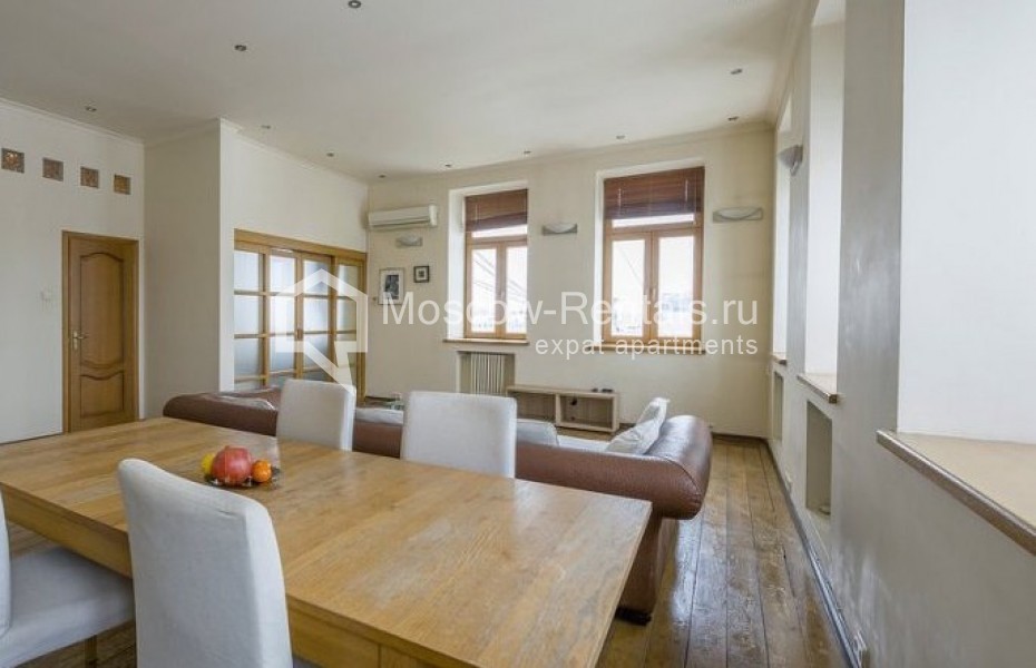 Photo #1 4-room (3 BR) apartment for <a href="http://moscow-rentals.ru/en/articles/long-term-rent" target="_blank">a long-term</a> rent
 in Russia, Moscow, M. Ordynka str, 36