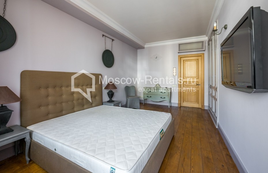 Photo #7 4-room (3 BR) apartment for <a href="http://moscow-rentals.ru/en/articles/long-term-rent" target="_blank">a long-term</a> rent
 in Russia, Moscow, Klimentovskyi lane, 2