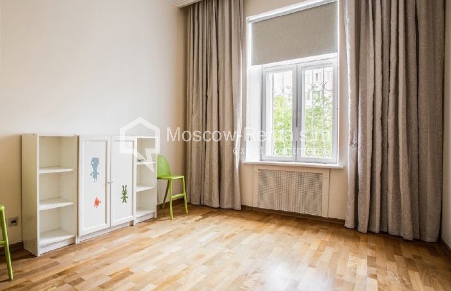 Photo #7 4-room (3 BR) apartment for <a href="http://moscow-rentals.ru/en/articles/long-term-rent" target="_blank">a long-term</a> rent
 in Russia, Moscow, B. Ordynka str, 67