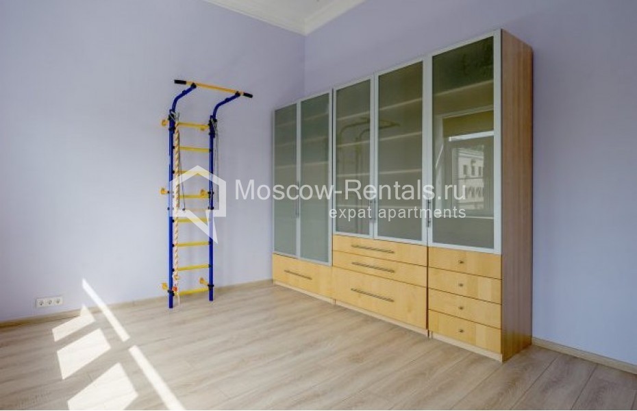 Photo #6 4-room (3 BR) apartment for <a href="http://moscow-rentals.ru/en/articles/long-term-rent" target="_blank">a long-term</a> rent
 in Russia, Moscow, M. Ordynka str, 13С1А