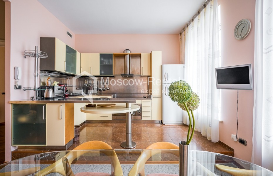 Photo #1 4-room (3 BR) apartment for <a href="http://moscow-rentals.ru/en/articles/long-term-rent" target="_blank">a long-term</a> rent
 in Russia, Moscow, Novokyznetskaya str, 33с2