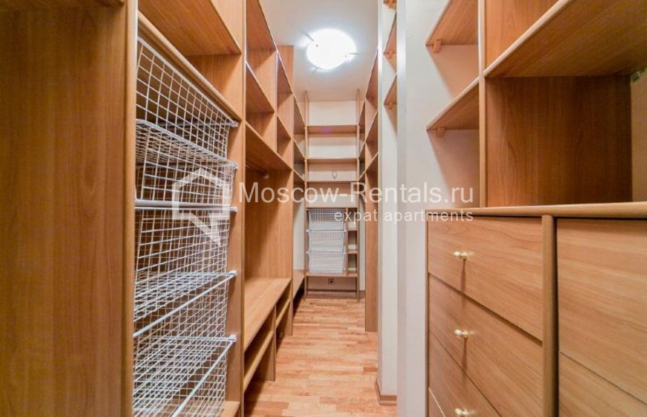 Photo #15 4-room (3 BR) apartment for <a href="http://moscow-rentals.ru/en/articles/long-term-rent" target="_blank">a long-term</a> rent
 in Russia, Moscow, M. Ordynka str, 3
