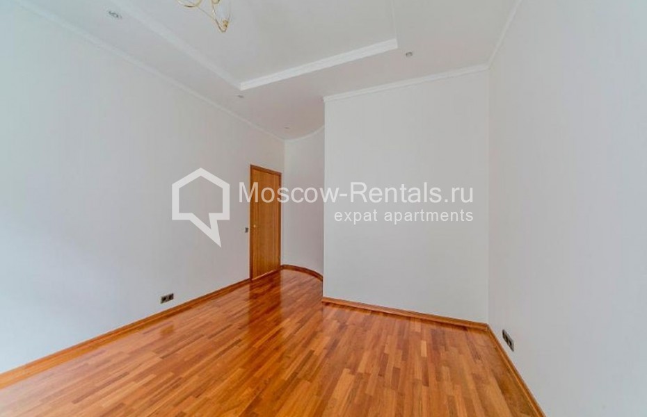 Photo #11 4-room (3 BR) apartment for <a href="http://moscow-rentals.ru/en/articles/long-term-rent" target="_blank">a long-term</a> rent
 in Russia, Moscow, M. Ordynka str, 3