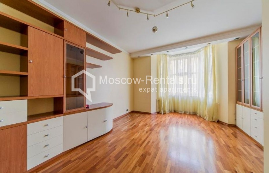 Photo #6 4-room (3 BR) apartment for <a href="http://moscow-rentals.ru/en/articles/long-term-rent" target="_blank">a long-term</a> rent
 in Russia, Moscow, M. Ordynka str, 3