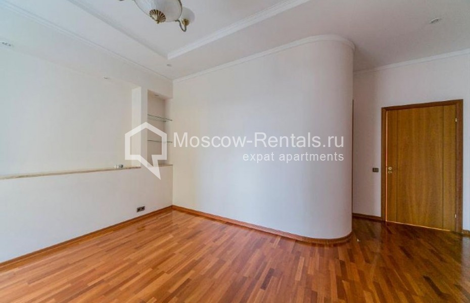 Photo #10 4-room (3 BR) apartment for <a href="http://moscow-rentals.ru/en/articles/long-term-rent" target="_blank">a long-term</a> rent
 in Russia, Moscow, M. Ordynka str, 3