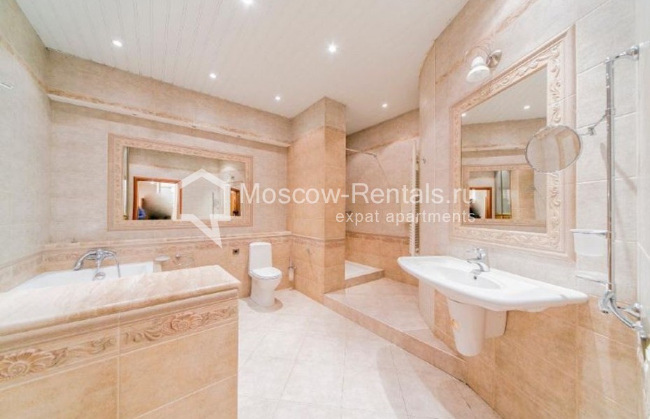 Photo #12 4-room (3 BR) apartment for <a href="http://moscow-rentals.ru/en/articles/long-term-rent" target="_blank">a long-term</a> rent
 in Russia, Moscow, M. Ordynka str, 3