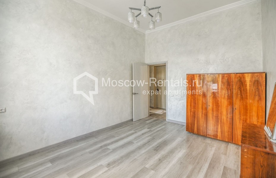 Photo #5 2-room (1 BR) apartment for <a href="http://moscow-rentals.ru/en/articles/long-term-rent" target="_blank">a long-term</a> rent
 in Russia, Moscow, Povarskaya str, 29/36с1