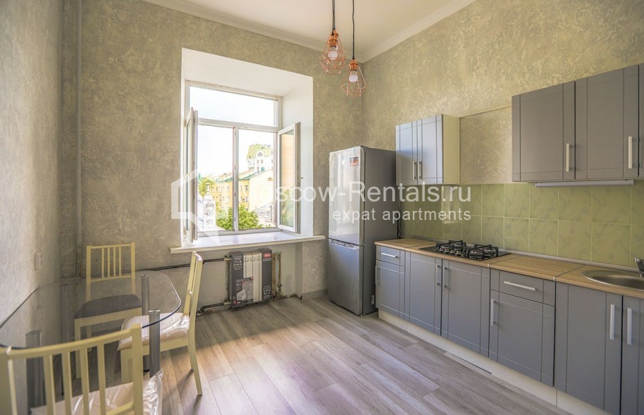 Photo #1 2-room (1 BR) apartment for <a href="http://moscow-rentals.ru/en/articles/long-term-rent" target="_blank">a long-term</a> rent
 in Russia, Moscow, Povarskaya str, 29/36с1