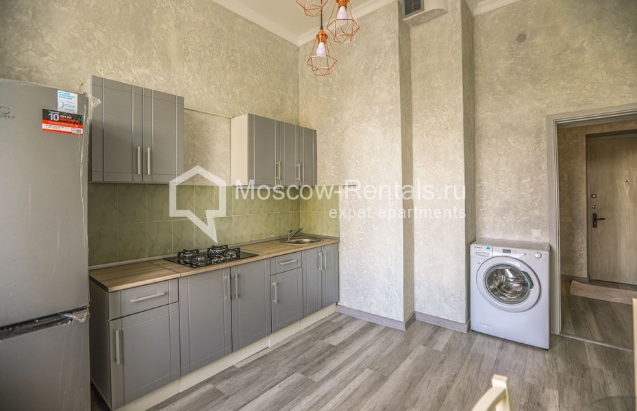 Photo #3 2-room (1 BR) apartment for <a href="http://moscow-rentals.ru/en/articles/long-term-rent" target="_blank">a long-term</a> rent
 in Russia, Moscow, Povarskaya str, 29/36с1
